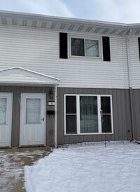 Building Photo - 2 Bedroom Condo