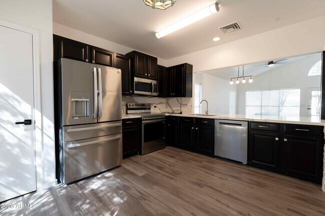 Building Photo - 3424 W Thude Dr