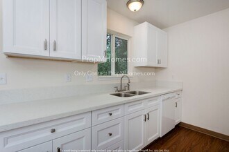 Building Photo - 13400 SW Walker Rd