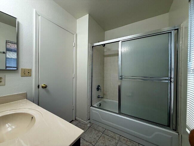 Building Photo - "Charming 3-Bed Oasis with Scenic Views in...