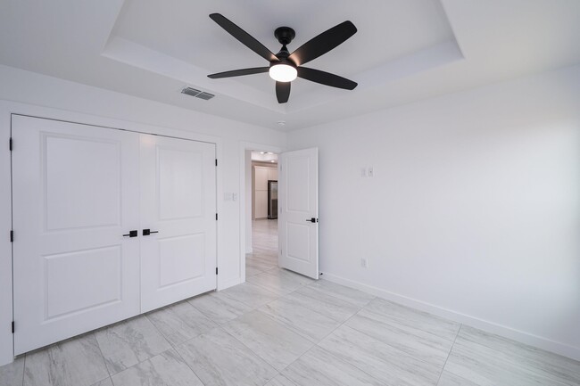 Building Photo - 604 Silvana Dr