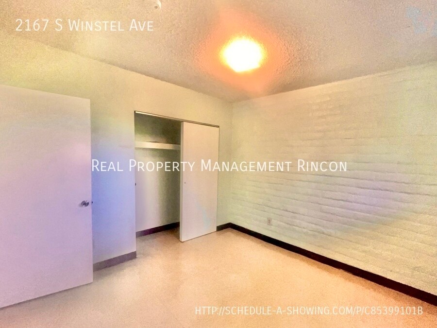 Building Photo - 2167 S Winstel Ave