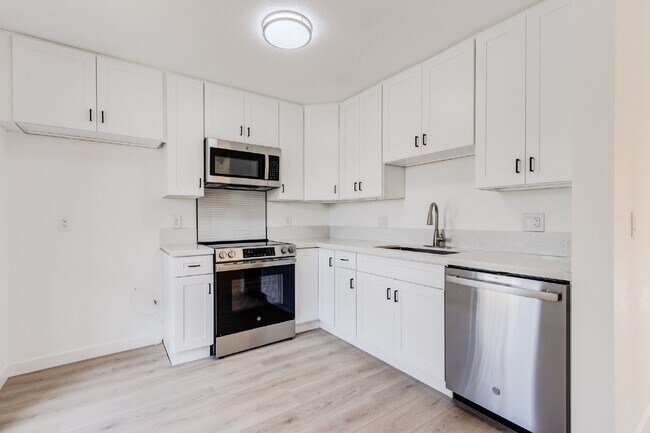 Building Photo - Renovated 3-Bedroom with Private Courtyard – Move-In Ready!