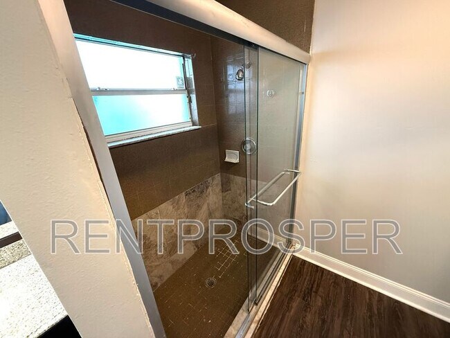 Building Photo - 9503 Rosewalk Ct