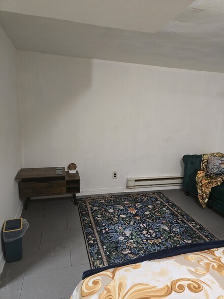 Carpet , sofa, coffee table - 2590 Cranston Rd