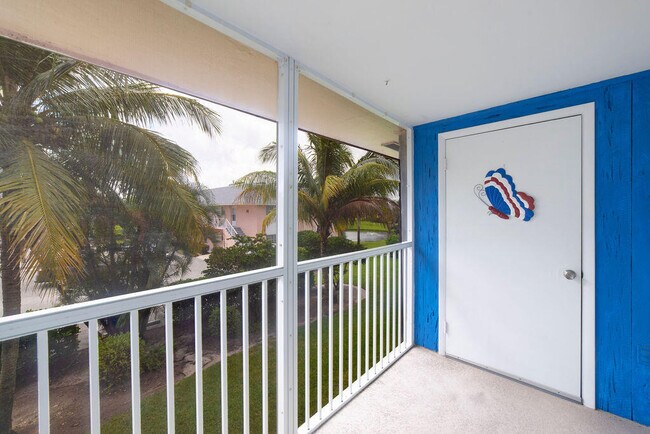 Building Photo - 18081 SE Country Club Dr