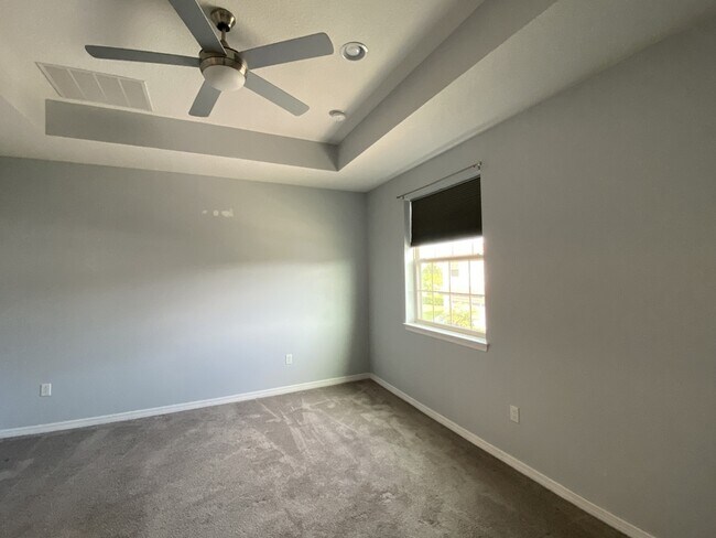 Building Photo - 14410 Swanley St
