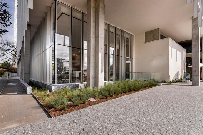 Building Photo - 301 West Ave