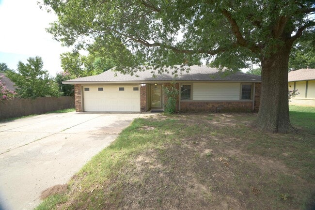 Primary Photo - 5716 S Birch Ave