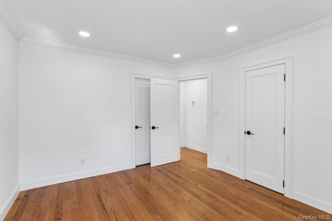 Building Photo - 98 Rose Pl