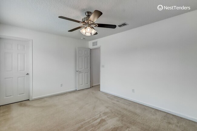 Building Photo - Five Bedrooms in Yulee's TCP!