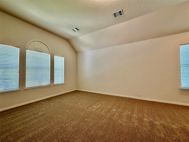 Building Photo - 7426 Maple Run Dr