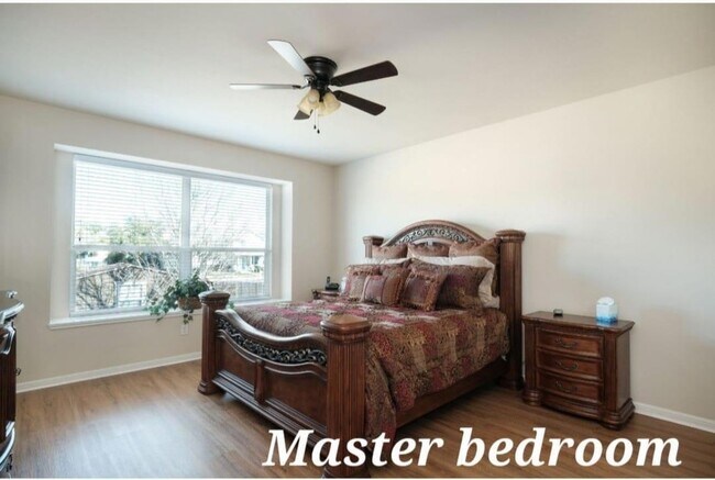 Building Photo - 219 Tulip Trail Bend