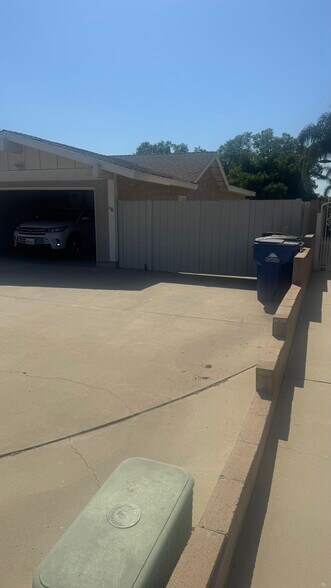 Building Photo - 2620 S Balboa Ave