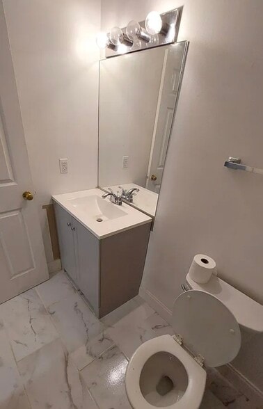 Bathroom 2 - 66 Saint James St