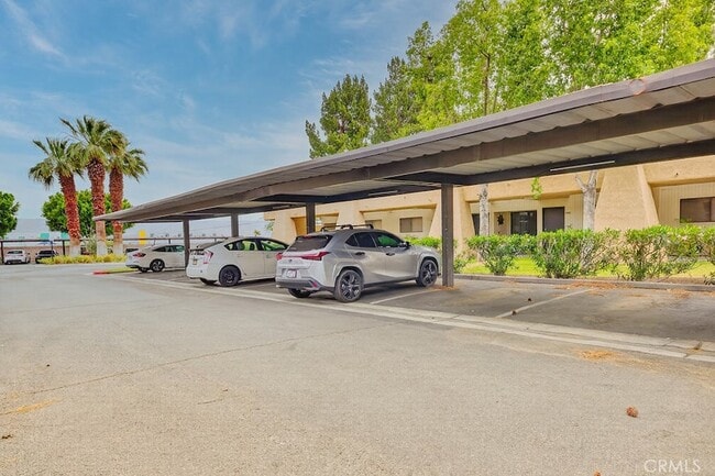 Building Photo - 2820 N Arcadia Ct