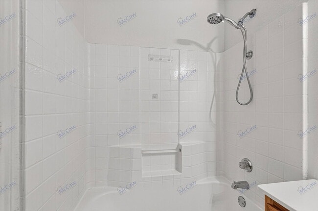 Building Photo - 10340 Blackjack Oaks Dr