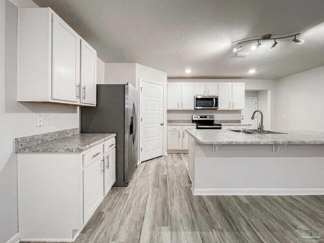 Building Photo - 9627 Angel Oak Dr