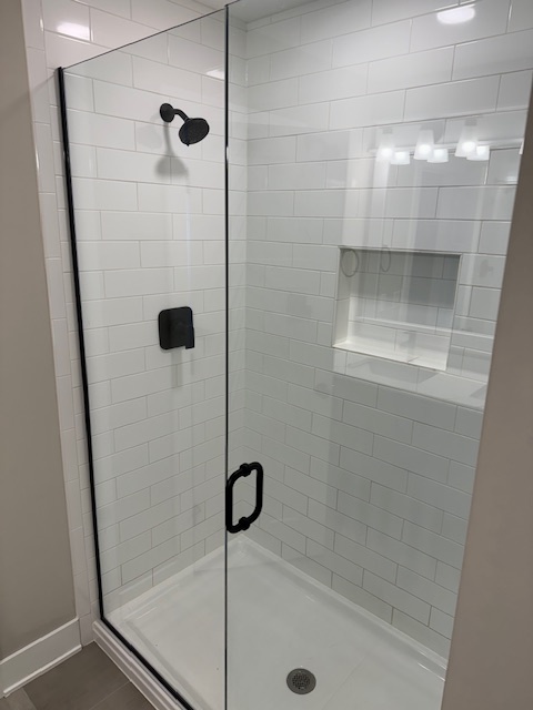 Master Bathroom Shower - 823 N Maple St