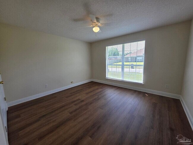 Building Photo - 7200 Annandale Dr
