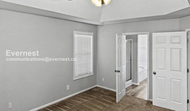 Building Photo - 2901 Old Well Ln