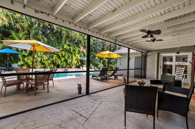Building Photo - 1275 Summerwood Cir