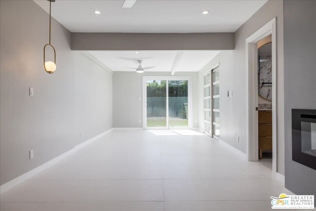 Building Photo - 505 E Molino Rd