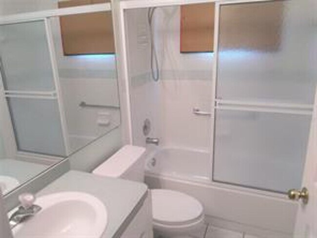 Building Photo - 55+ Community, Affordable, Lovely 2 bedroo...