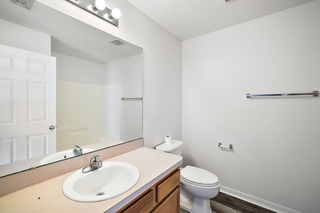 Building Photo - 526 Paulling Dr
