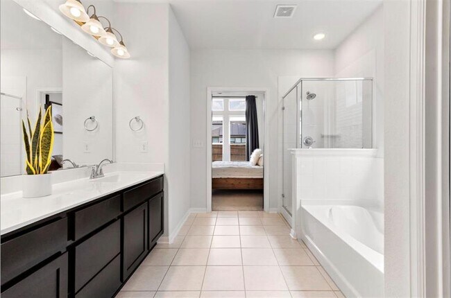 Building Photo - 5837 Bianca Dr