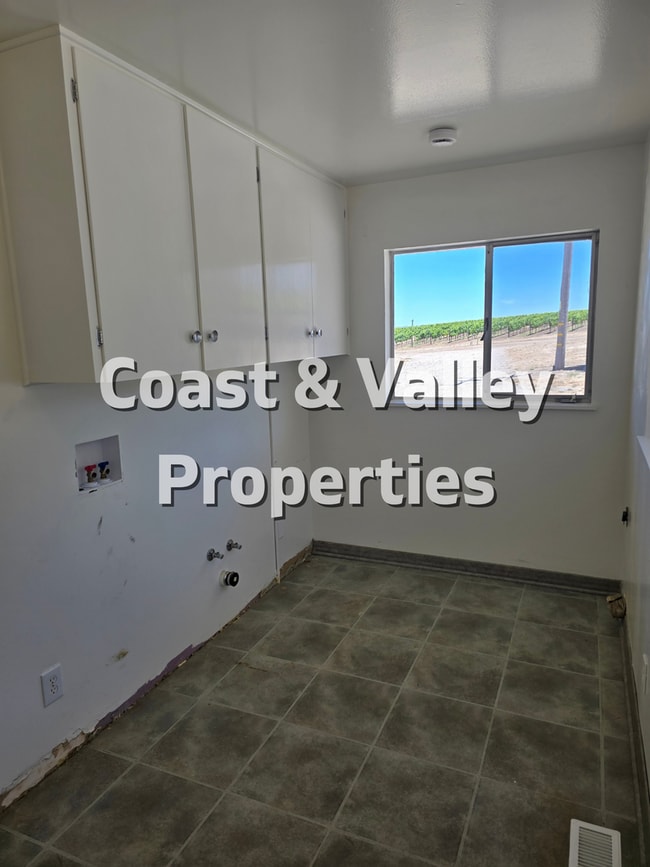 Building Photo - River Road Property for RENT!!!