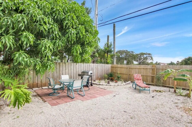 Building Photo - 19185 SE Homewood Ave