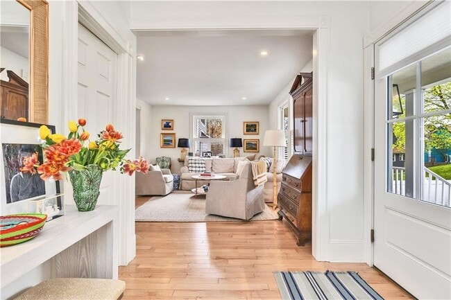 Building Photo - 12 Observatory Ave