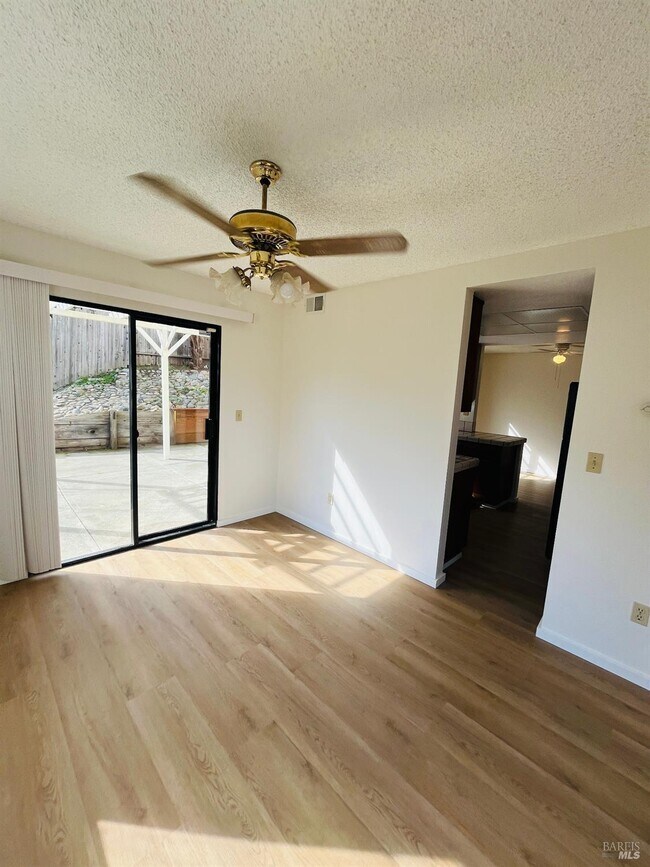 Building Photo - 111 Thresher Dr