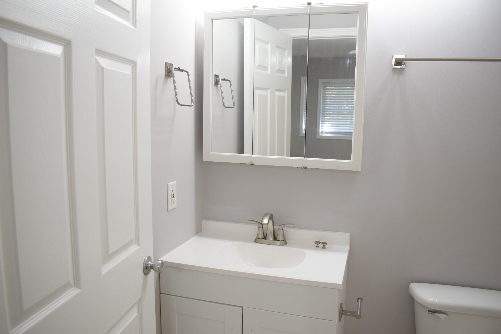 Building Photo - 2109 Wisteria Dr