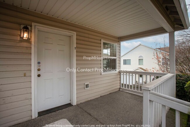 Building Photo - Charming Condo in Prime Clackamas/Happy Va...