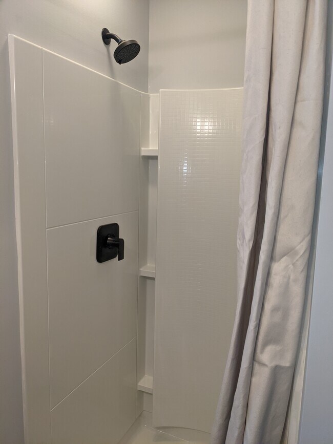 Building Photo - 171 Lincoln St