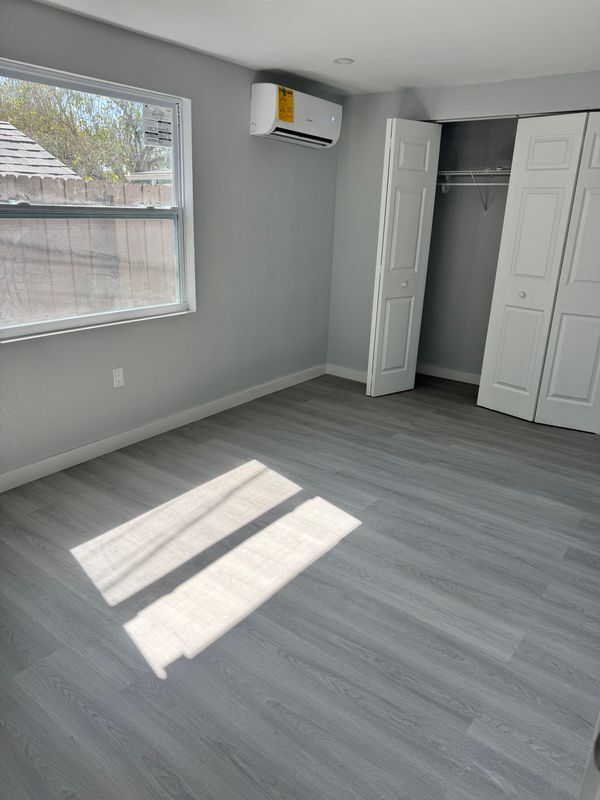 Building Photo - 803 22nd Ave N