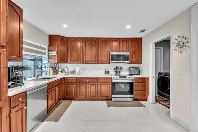 Building Photo - 630 SW 100th Terrace