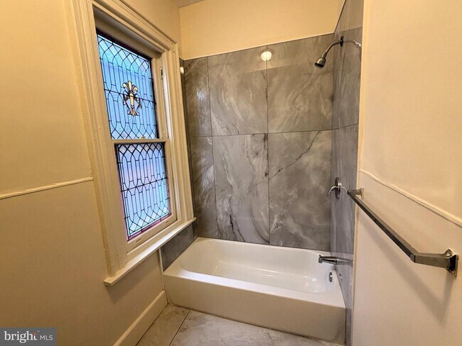 Building Photo - 4718 Hazel Ave