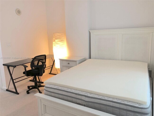 Building Photo - 7350 SW 89th St