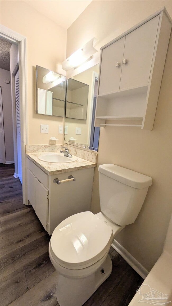 Building Photo - 6288 Hamilton Bridge Rd