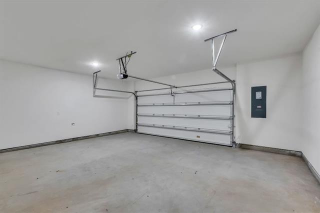 Building Photo - 8894 Scarp Hl Ln