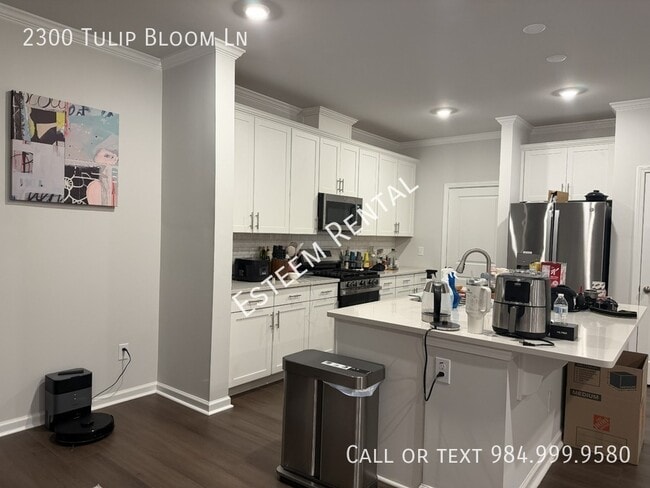 Building Photo - 2300 Tulip Bloom Ln