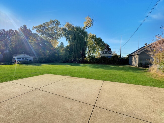 Building Photo - 4408 Shorehaven Ln