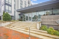 Building Photo - 145 Riverhaven Dr