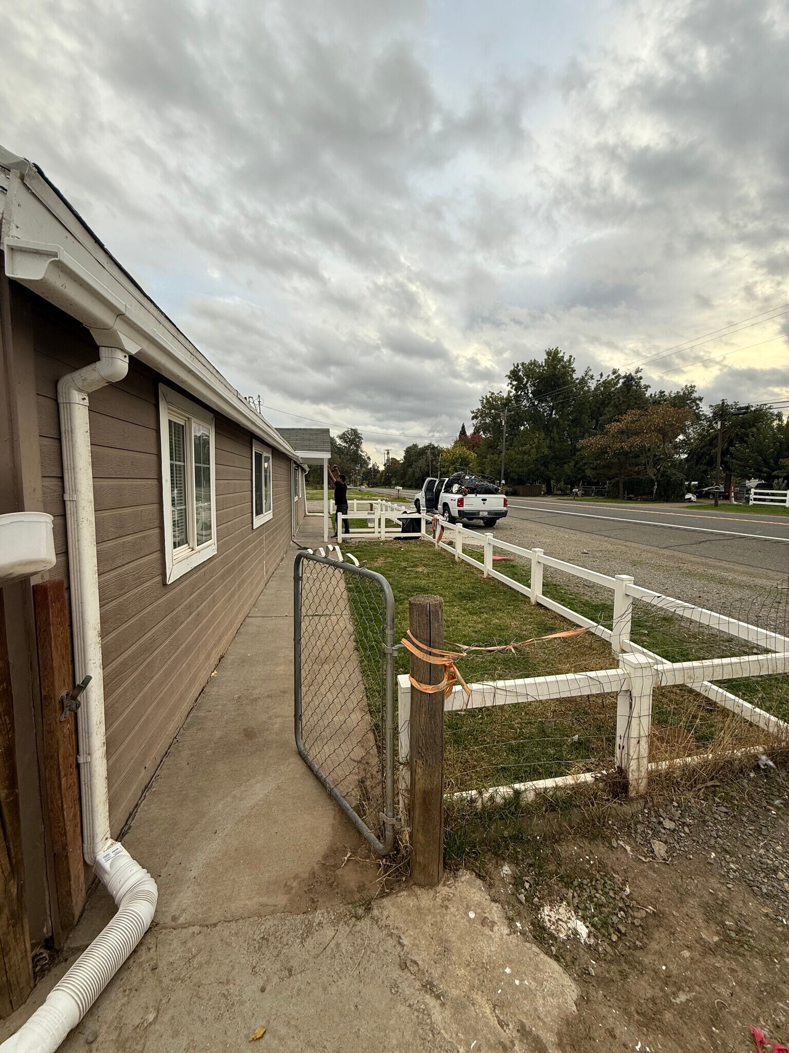 Building Photo - 9022 State Highway 99E