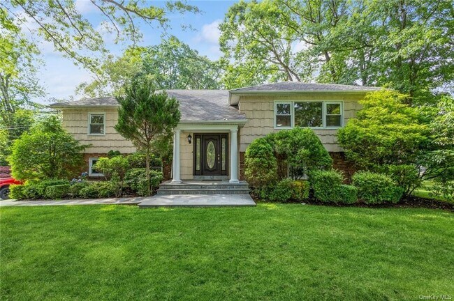 Building Photo - 2 Merion Dr