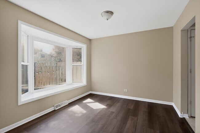 Building Photo - 193 Jeffrey Ln