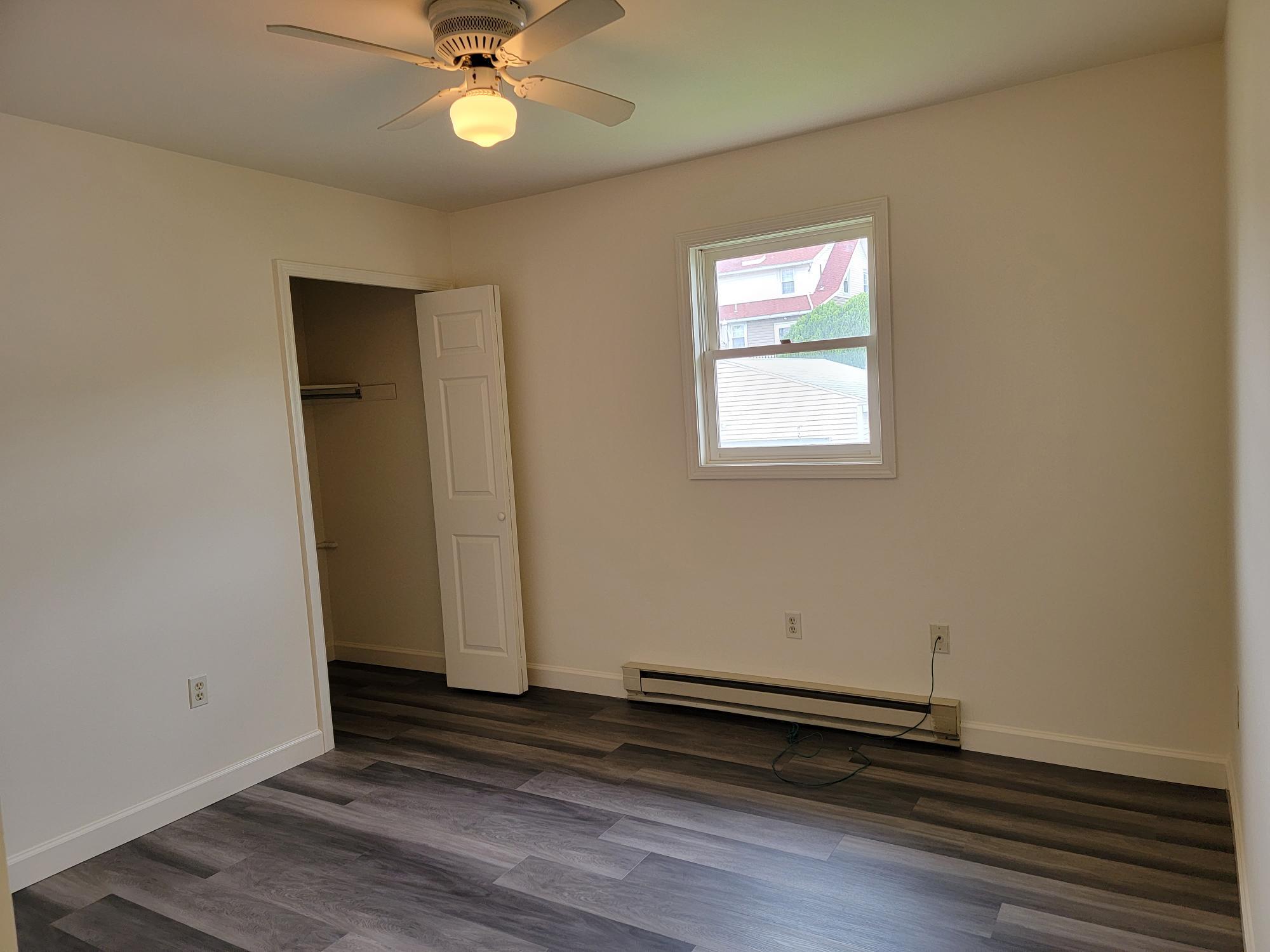 Building Photo - 137 E Walnut St